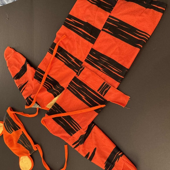 Vintage 90's Tigger Baby Sleeper Costume Disney Pooh Size 1 (12 months) With Hat - Picture 6 of 9